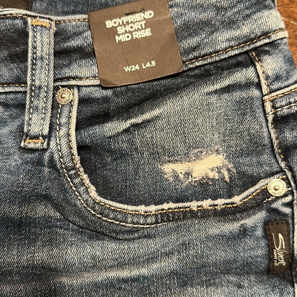 Silver Jeans Suki Jean Short.”Boyfriend Short Mid Rise” multiple sizes available - Picture 8 of 16